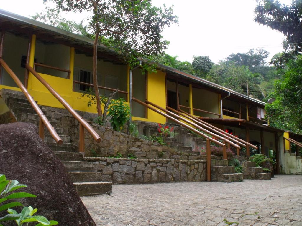 Quarto Família (5 Adultos)